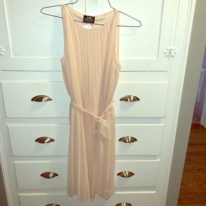 Sleeveless dress